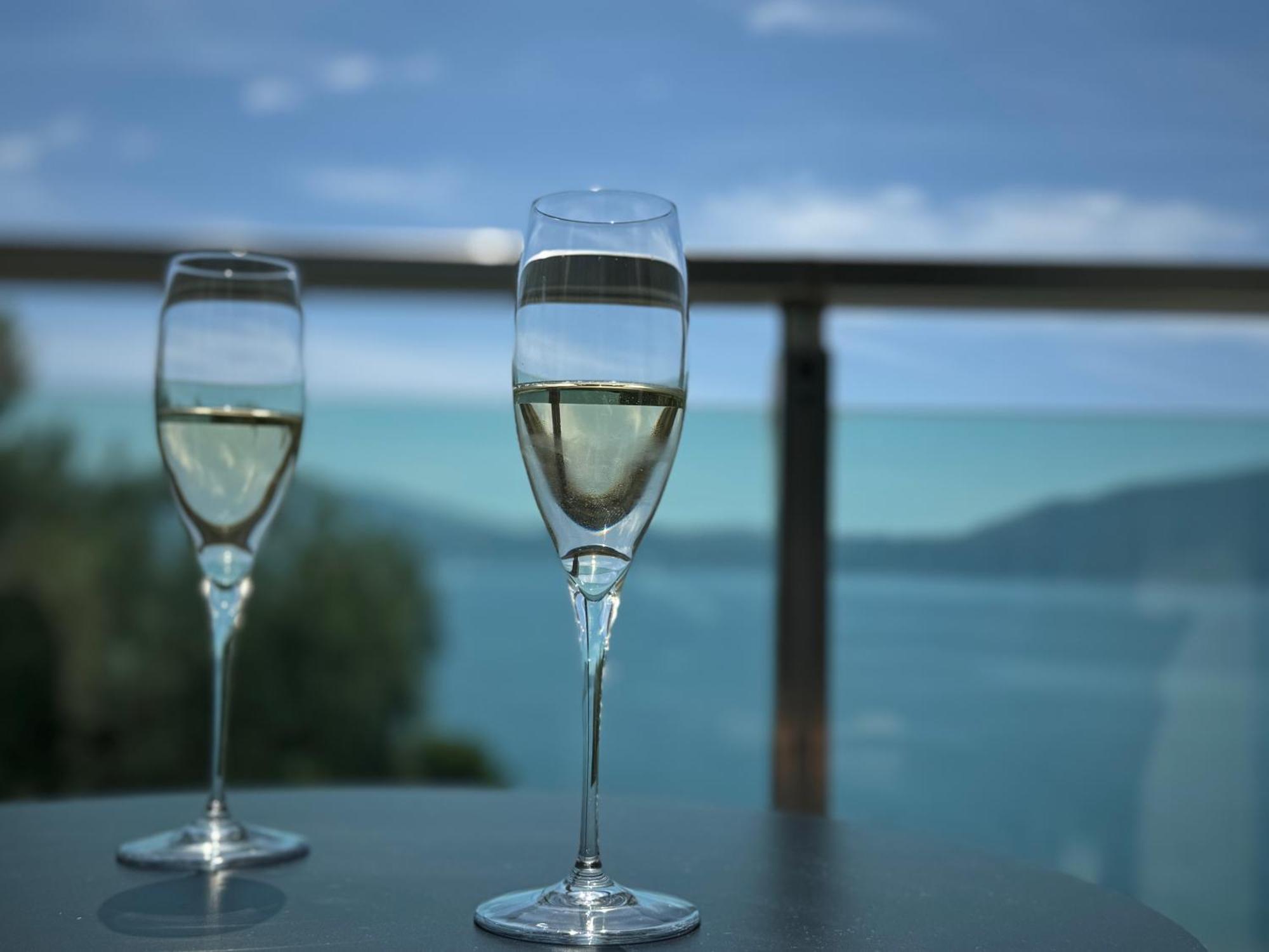 Nuna Hotel Radhimë 외부 사진