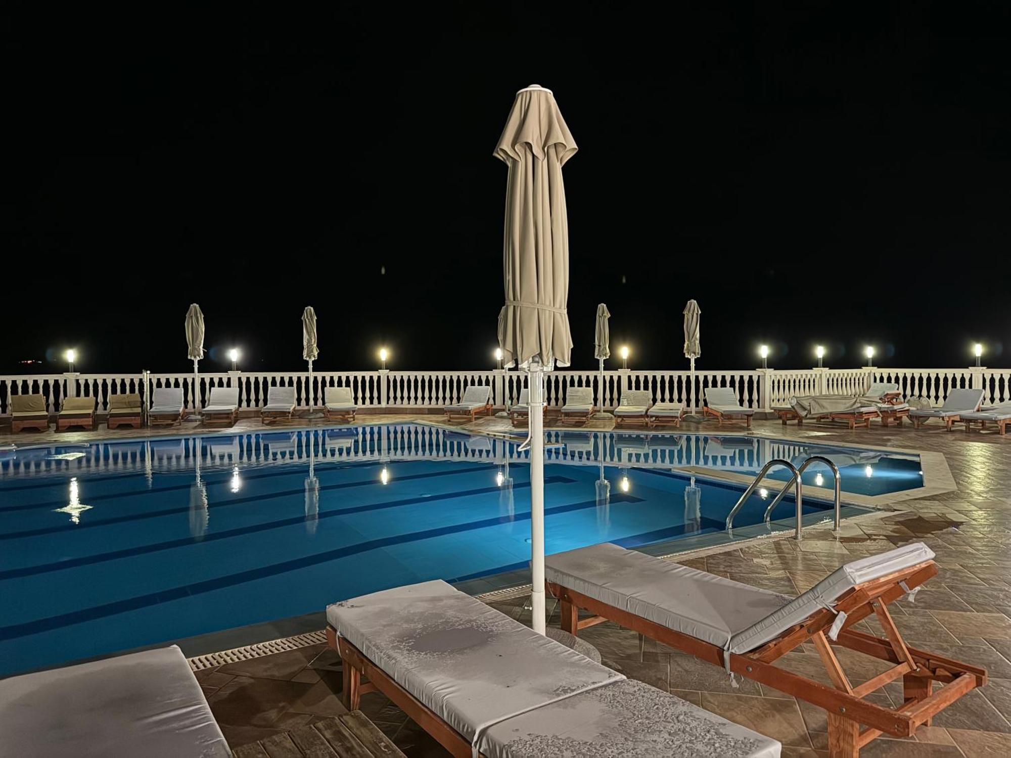Nuna Hotel Radhimë 외부 사진
