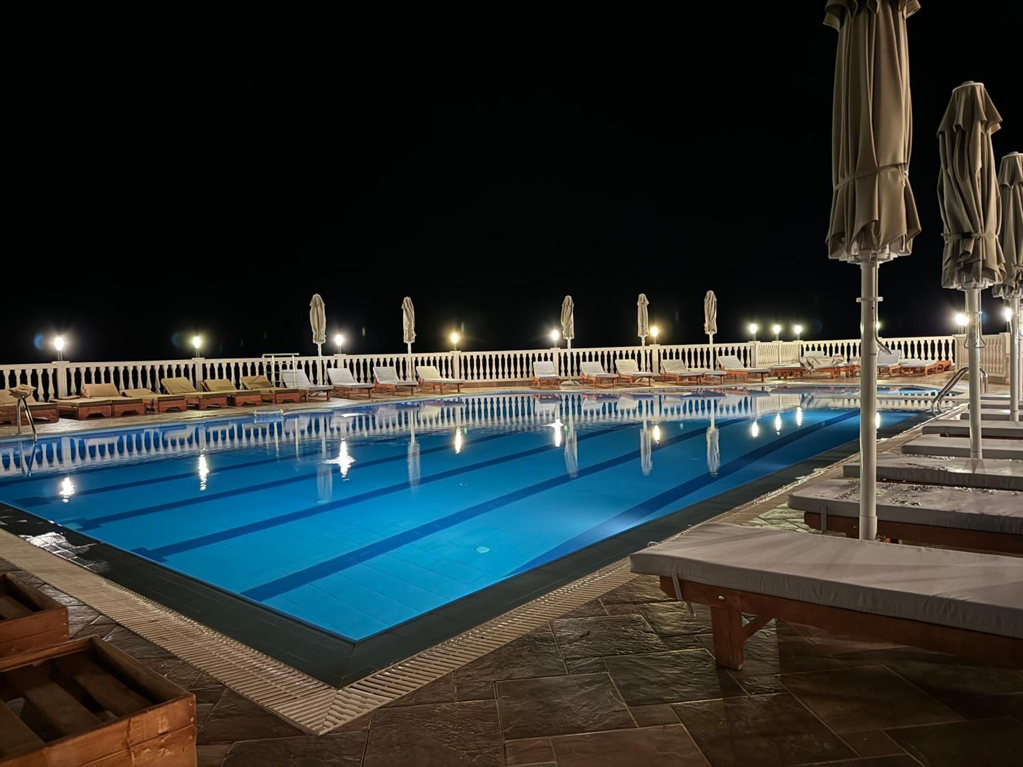 Nuna Hotel Radhimë 외부 사진